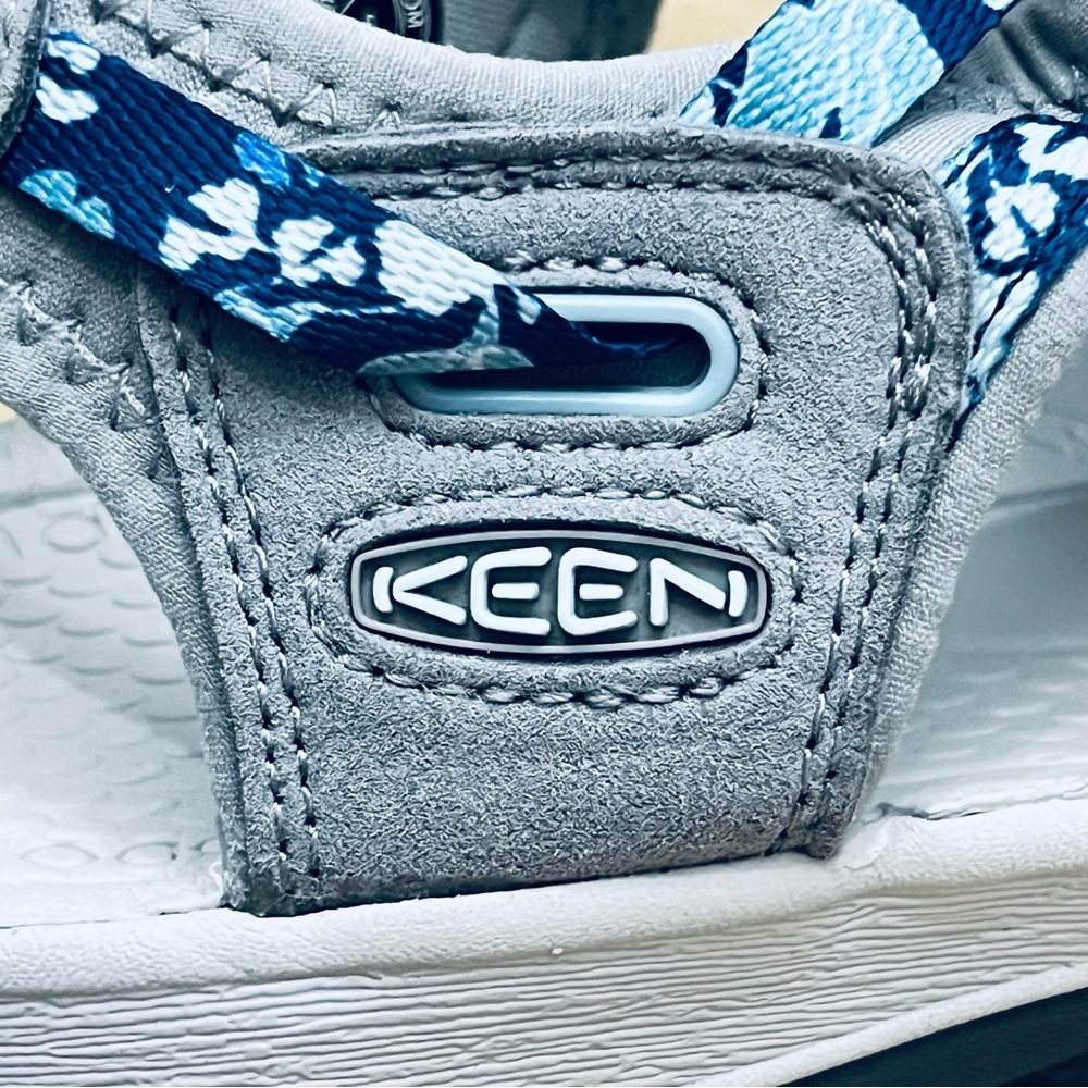 KEEN Fluister Women's Sandal Blue Floral Vapor Waterproof Hiking Shoes Sz 8.5 - Picture 6 of 13